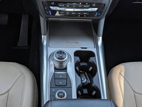 Used 2020 Ford Explorer Limited image 35