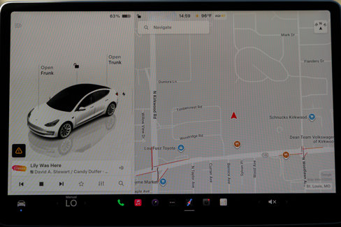 Used 2023 Tesla Model 3 Standard Range image 12