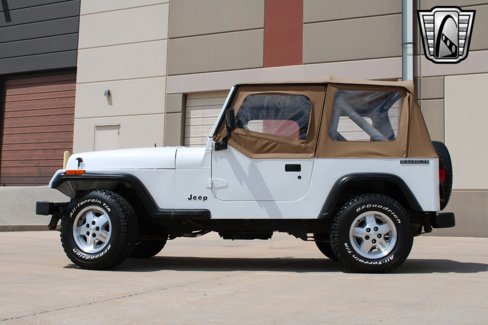 Used 1990 Jeep Wrangler S image 3