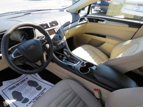 Used 2014 Ford Fusion SE image 9