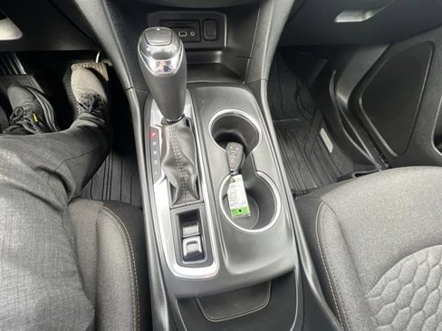 Used 2019 Chevrolet Equinox LT w/ Sun & Navigation Package image 16
