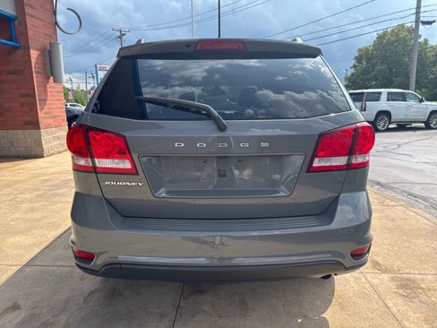 Used 2019 Dodge Journey SE image 6