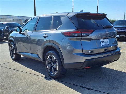 Used 2024 Nissan Rogue SV image 27