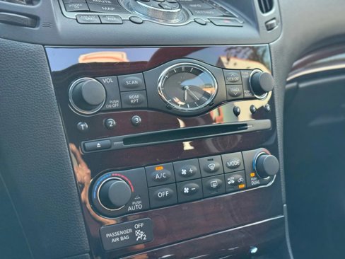 Used 2011 INFINITI G37 x Sedan w/ Premium Pkg image 13
