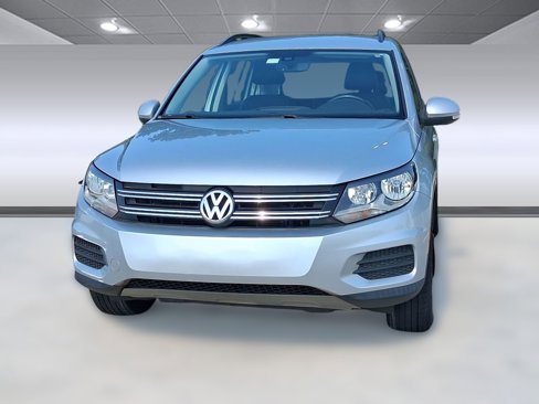 Used 2017 Volkswagen Tiguan S image 5