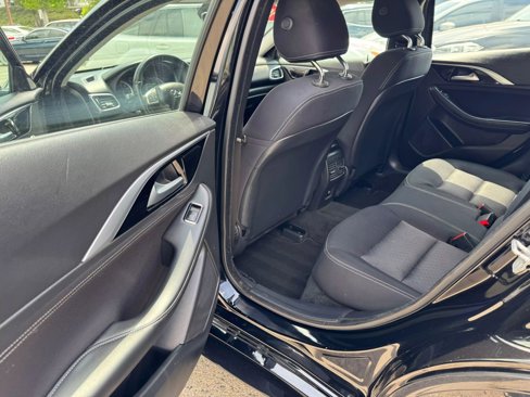 Used 2017 INFINITI QX30 image 15