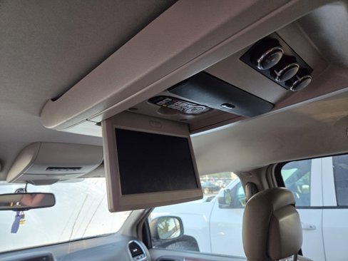 Used 2016 Chrysler Town & Country Touring w/ Driver Convenience Group image 14