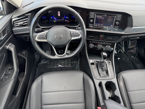 Used 2022 Volkswagen Jetta SE w/ Panoramic Sunroof Package image 15