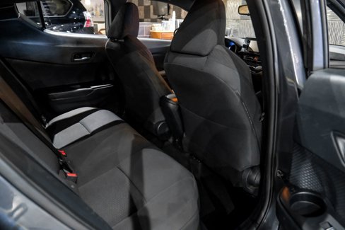 Used 2018 Toyota C-HR XLE image 38
