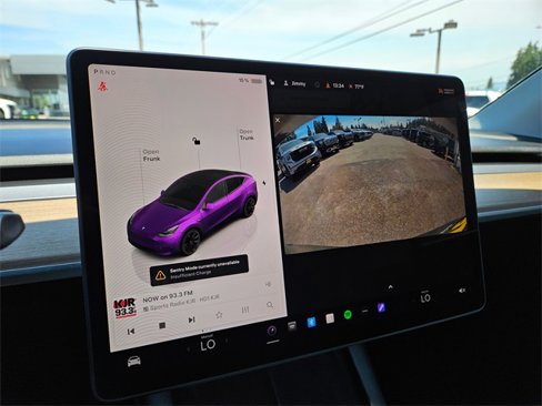 Used 2022 Tesla Model Y Long Range image 21