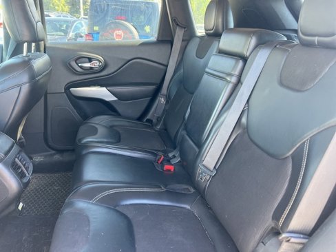 Used 2018 Jeep Cherokee Latitude Plus w/ Cold Weather Group image 20