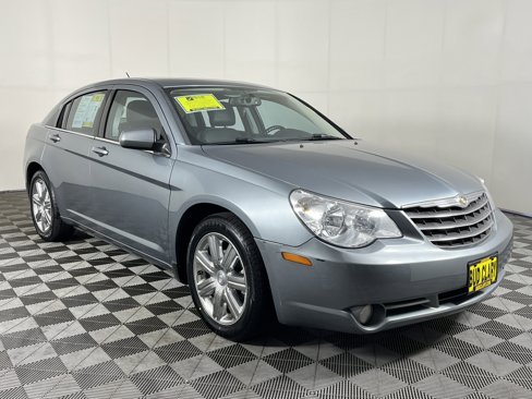 Used 2010 Chrysler Sebring Limited w/ Navigation & Sound Group I image 4