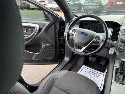 Used 2015 Ford Taurus SEL image 15
