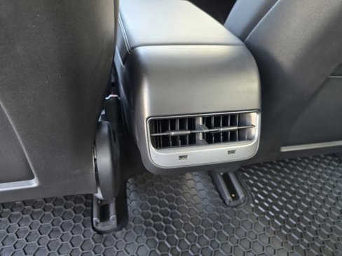Used 2018 Tesla Model 3 Long Range image 33