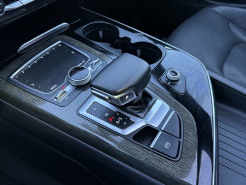Used 2019 Audi Q7 3.0T Prestige image 24