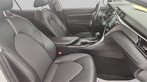 Used 2020 Toyota Camry SE image 22
