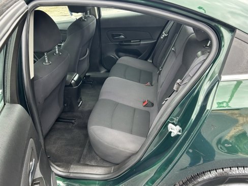 Used 2014 Chevrolet Cruze LT image 14