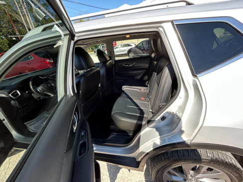Used 2016 Nissan Rogue SL w/ SL Premium Package image 7