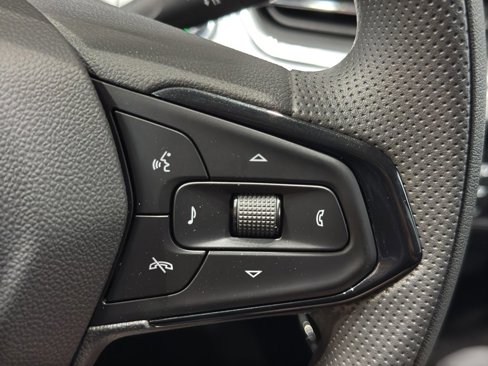 New 2025 Chevrolet Trax LT image 24