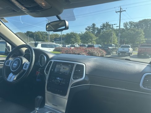 Used 2011 Jeep Grand Cherokee 70th Anniversary image 15