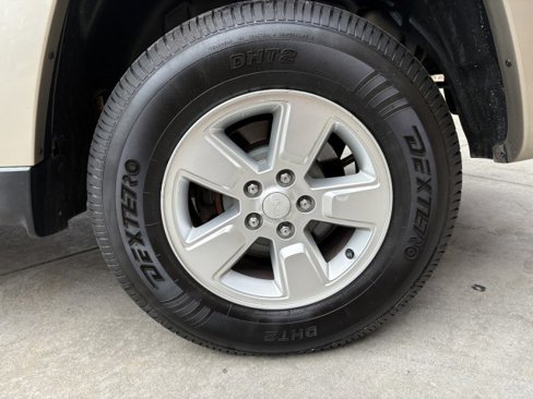 Used 2011 Jeep Liberty Sport image 10