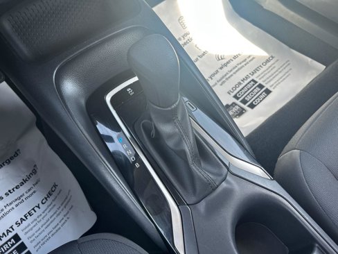 Used 2023 Toyota Corolla LE image 31