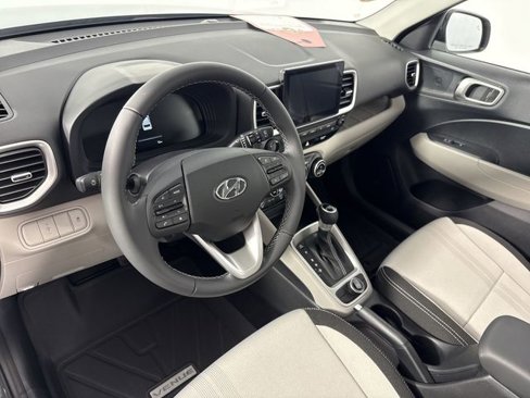 New 2025 Hyundai Venue SEL image 19