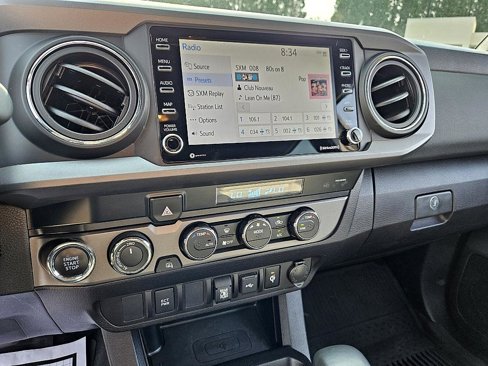 Used 2021 Toyota Tacoma TRD Sport image 19