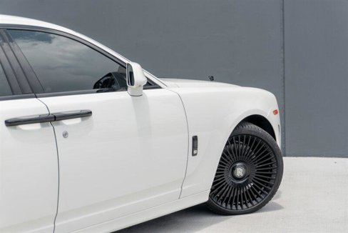 Used 2012 Rolls-Royce Ghost image 38