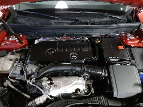 Used 2021 Mercedes-Benz GLB 250 image 32