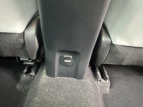 Used 2018 Toyota Prius Four image 37