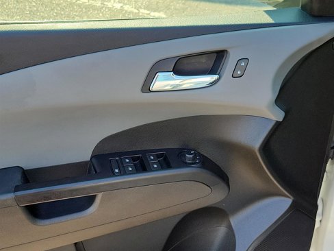 Used 2020 Chevrolet Sonic LT w/ Convenience Package image 22