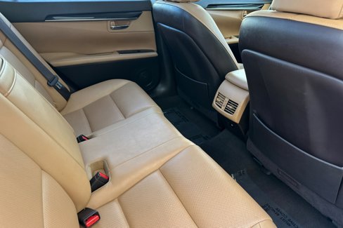 Used 2018 Lexus ES 350 w/ Navigation System Package image 18