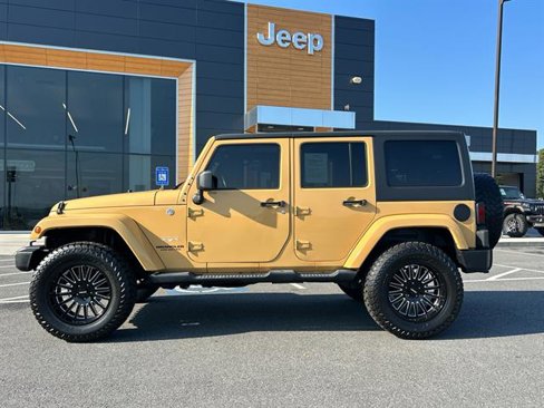 Used 2014 Jeep Wrangler Unlimited Sahara w/ Dual Top Group image 6