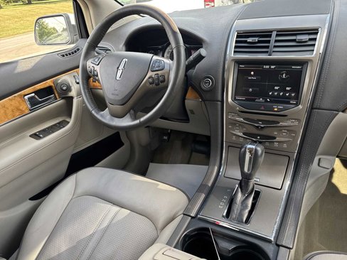 Used 2012 Lincoln MKX AWD image 23