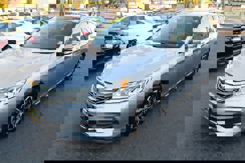 Used 2017 Honda Accord LX image 4