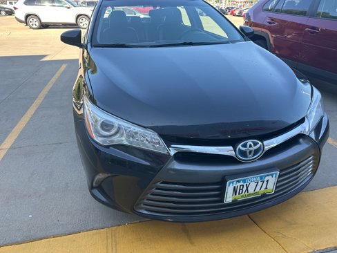 Used 2016 Toyota Camry LE image 5