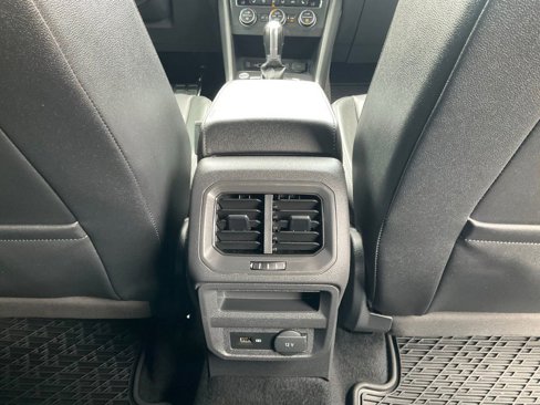 Used 2019 Volkswagen Tiguan SEL Premium R-Line image 37