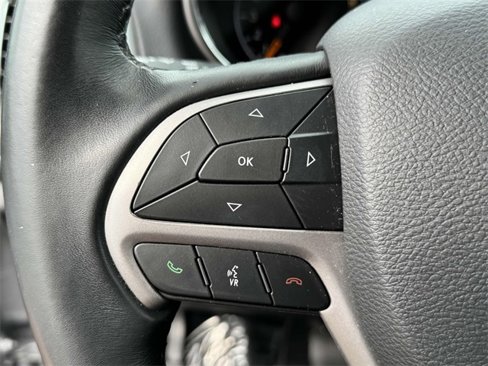 Used 2019 Jeep Grand Cherokee Laredo image 10