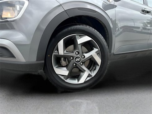 Used 2023 Hyundai Venue SEL image 11