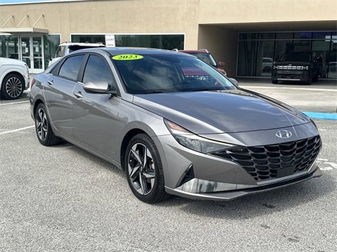 Used 2023 Hyundai Elantra Limited w/ Cargo Package image 4