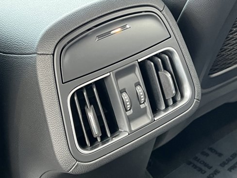 Used 2018 Maserati Levante image 18