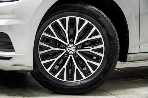 Used 2020 Volkswagen Jetta SE w/ SE Cold Weather Package image 2