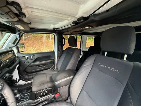 Used 2018 Jeep Wrangler Unlimited Sahara image 14