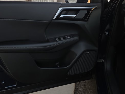 New 2025 Mitsubishi Outlander SE image 6