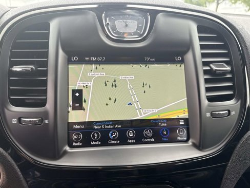 Used 2018 Chrysler 300 S w/ 300S Premium Group image 14