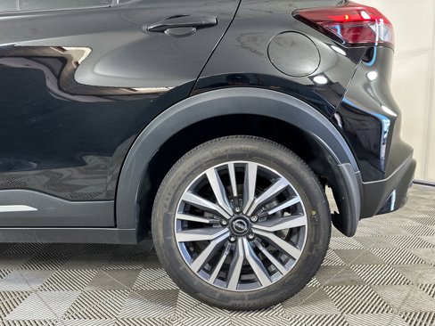Used 2023 Nissan Kicks SR w/ SR Premium Package image 27