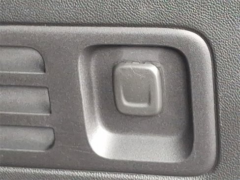 Used 2021 Chevrolet Traverse LS image 29