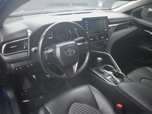 Used 2022 Toyota Camry SE image 19