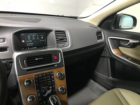 Used 2016 Volvo S60 T5 Inscription Platinum image 27